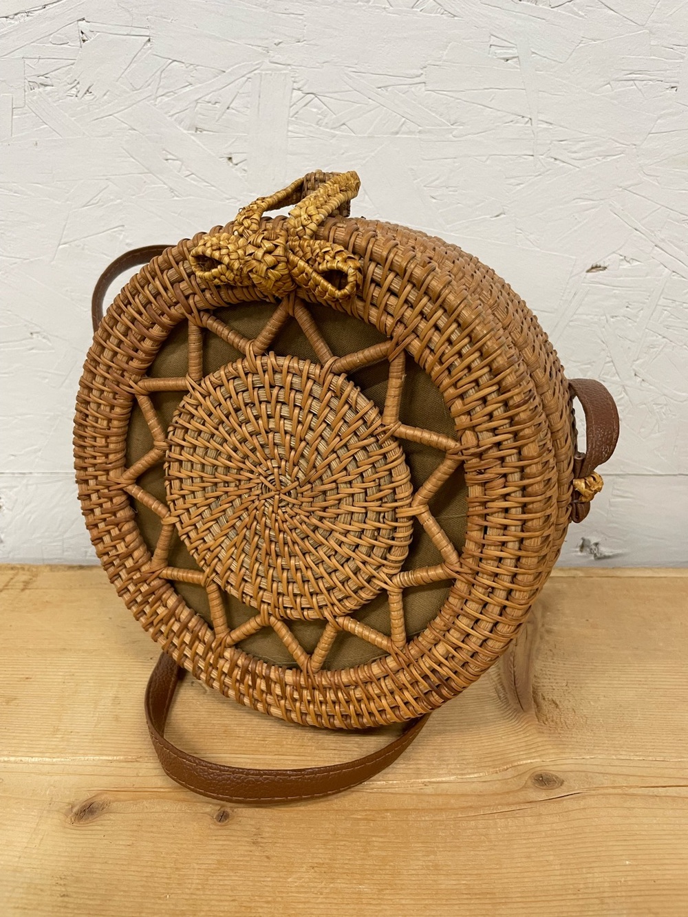 Okllen Round Handwoven Rattan Boho Crossbody Bag, 8” Diameter